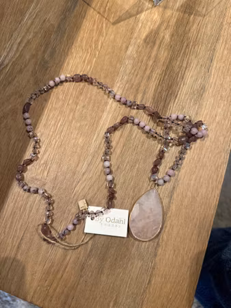 Långt pärlhalsband rosa/champange