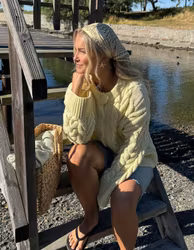 Svea kabelstickad kofta ljusgul