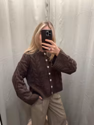 Svea kabelstickad kofta brun