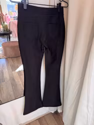 Stretchiga finbyxor bootcut svart