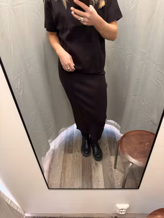 Astra stickad midikjol brun