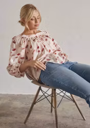 Manny blouse romance