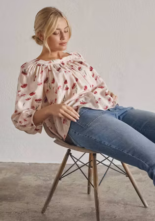 Manny blouse romance