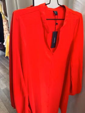 Alva V-neck klänning röd