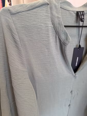 Alva V-neck klänning army