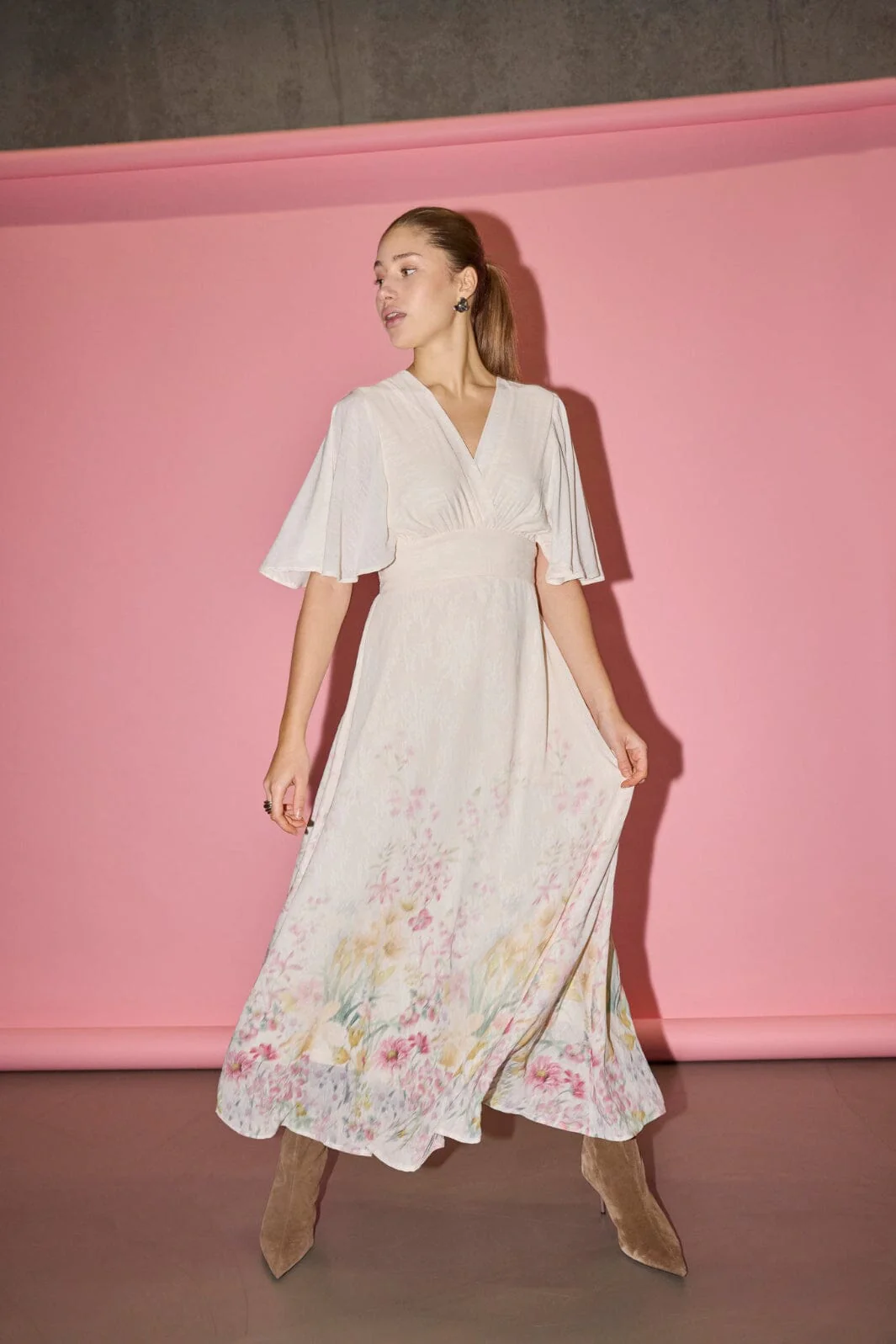 Gisela klänning krämvit blommig