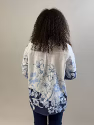 Kelly skjorta vit med blått mönster