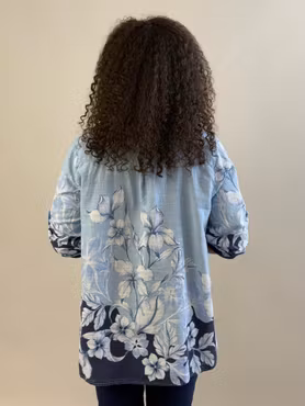 Kelly skjorta ljusblå med blått mönster