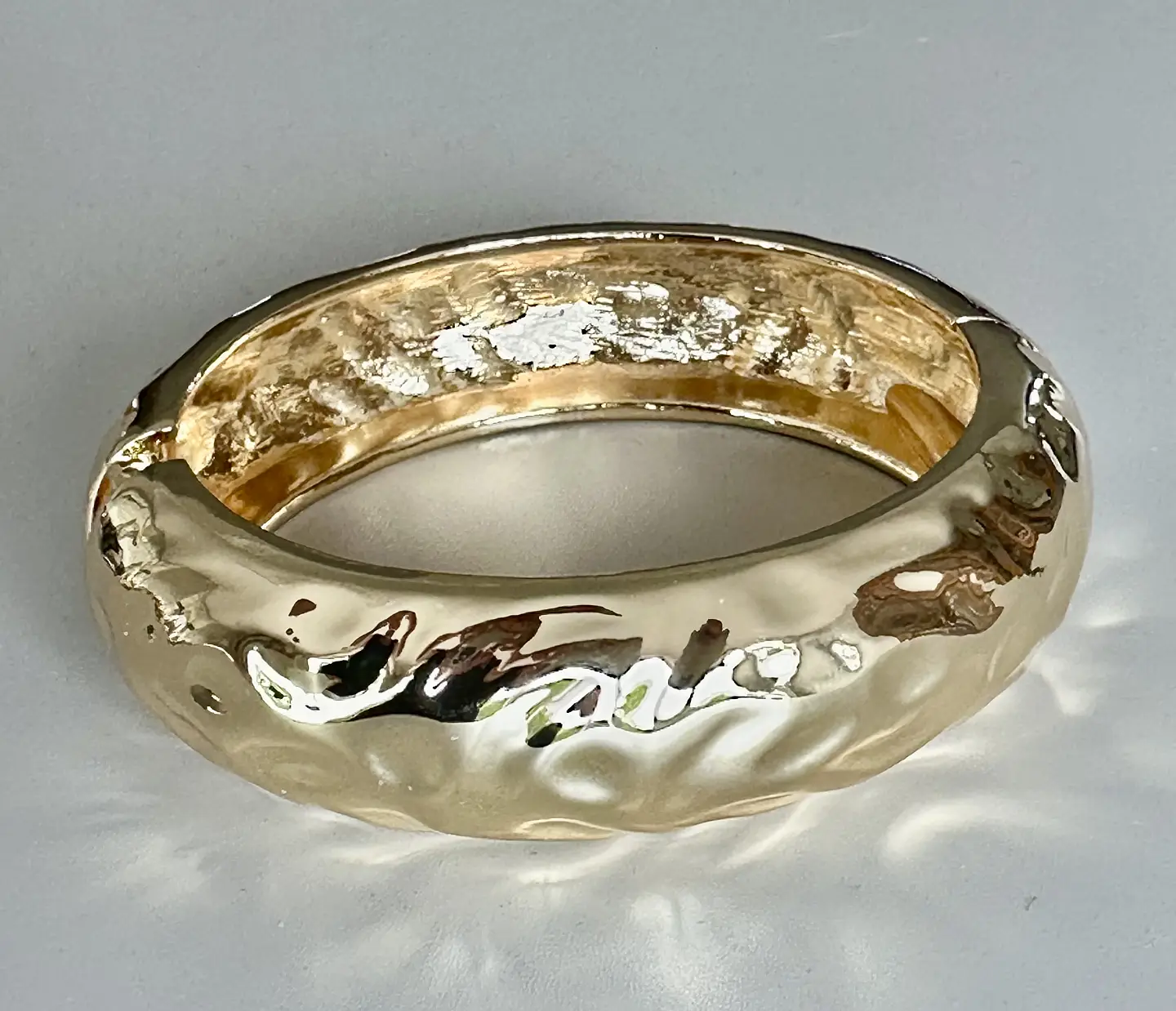 Bangle hamrad guld