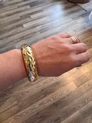 Bangle hamrad guld