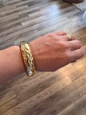 Bangle hamrad guld