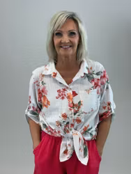 Kelly skjorta vit med blommönster