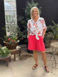 Kelly skjorta vit med blommönster