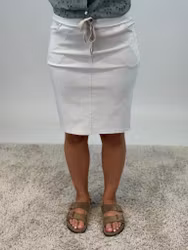 Pillan stretchkjol ljus beige