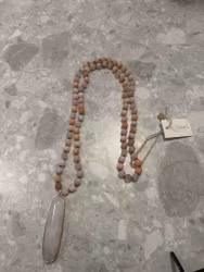 Långt pärlhalsband ljus aprikos