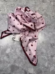 Elena triangel scarf rosa/vinröd prickig