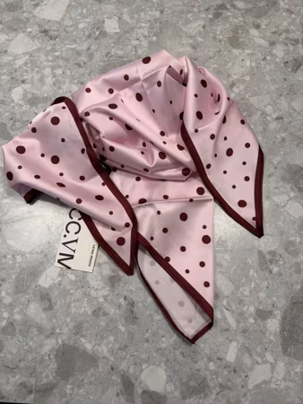 Elena triangel scarf rosa/vinröd prickig