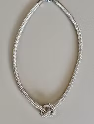 Strasshalsband knut