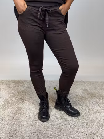 Signe stretchbyxa brun