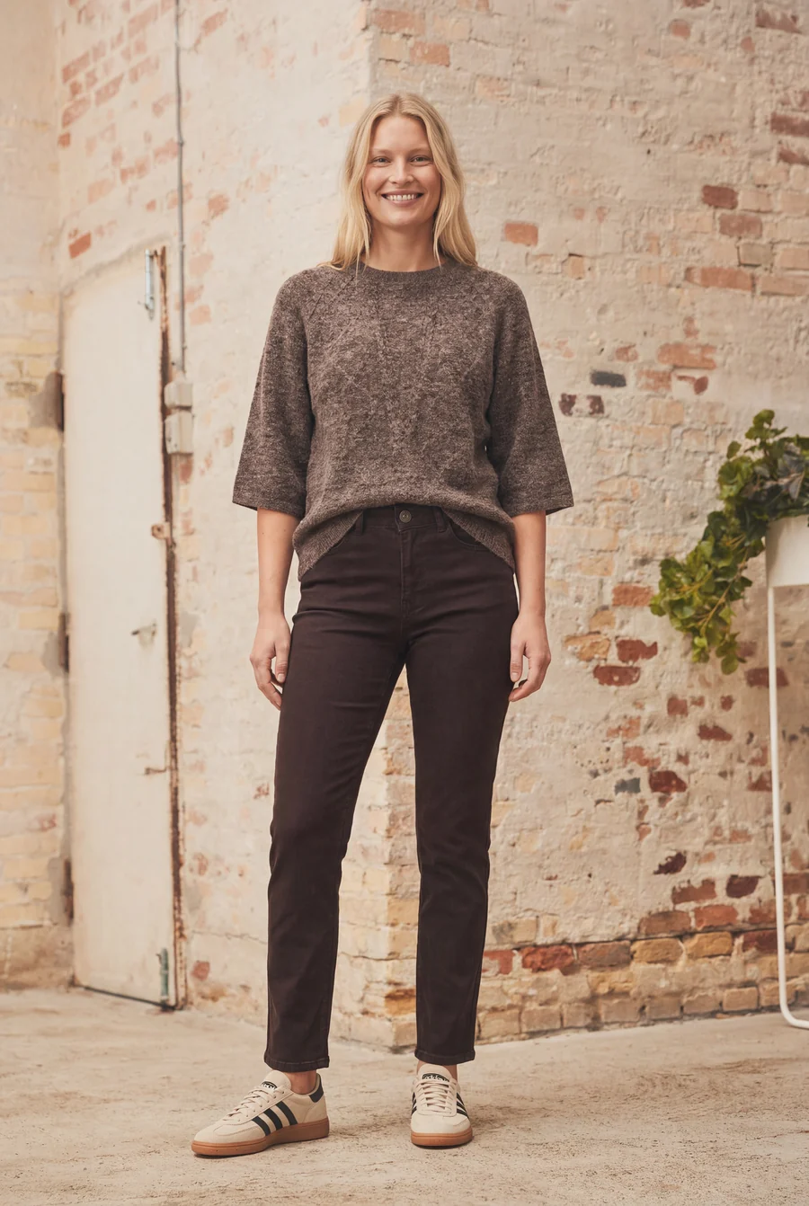 Anna kortärmad stickad taupe melange