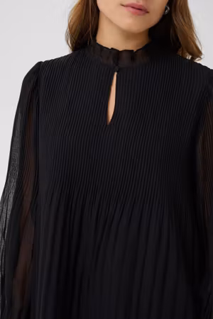 Ulaia blus svart