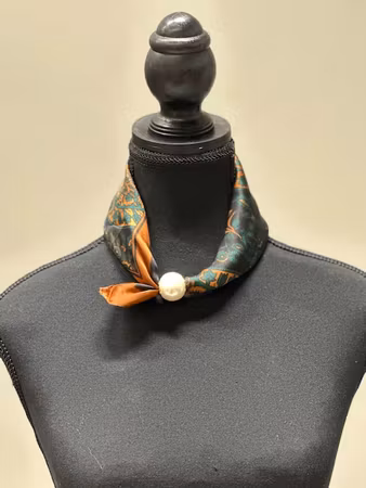 Scarf magnet svart/rost/grön