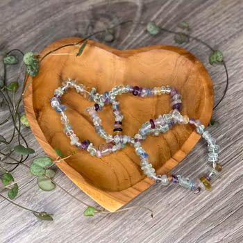 Regnbågsfluorit Chipsarmband