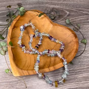 Regnbågsfluorit Chipsarmband