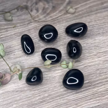 Svart Obsidian Trumlad