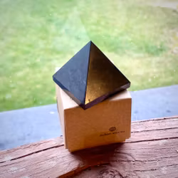 Shungit Pyramid