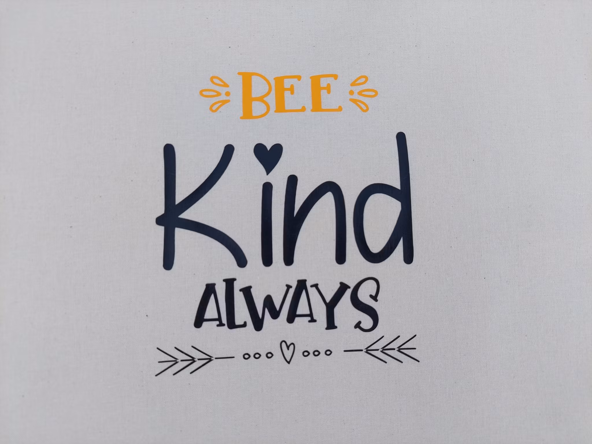 Tygkasse Bee kind always