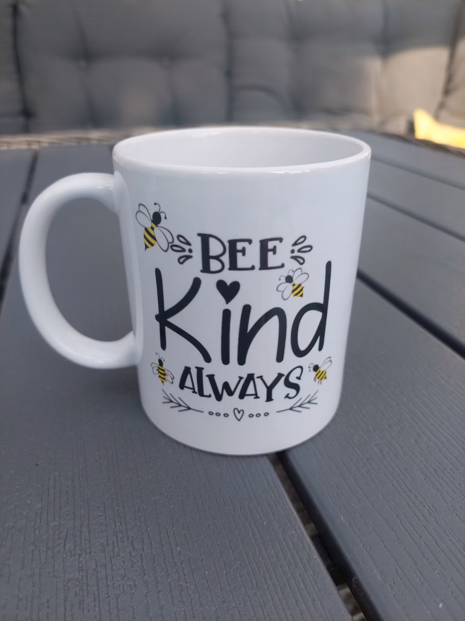 Mugg Bee kind always