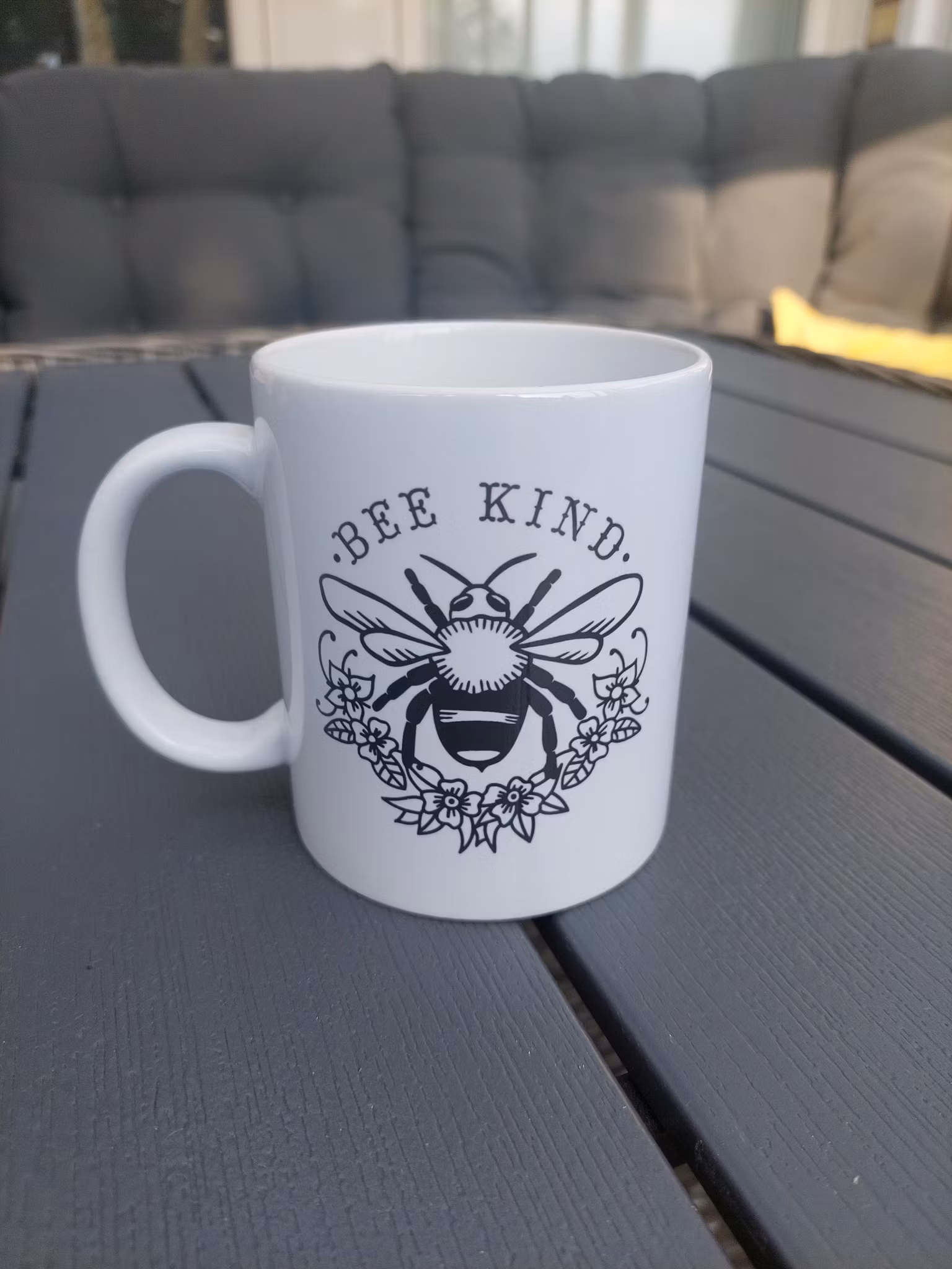 Mugg Bee Kind