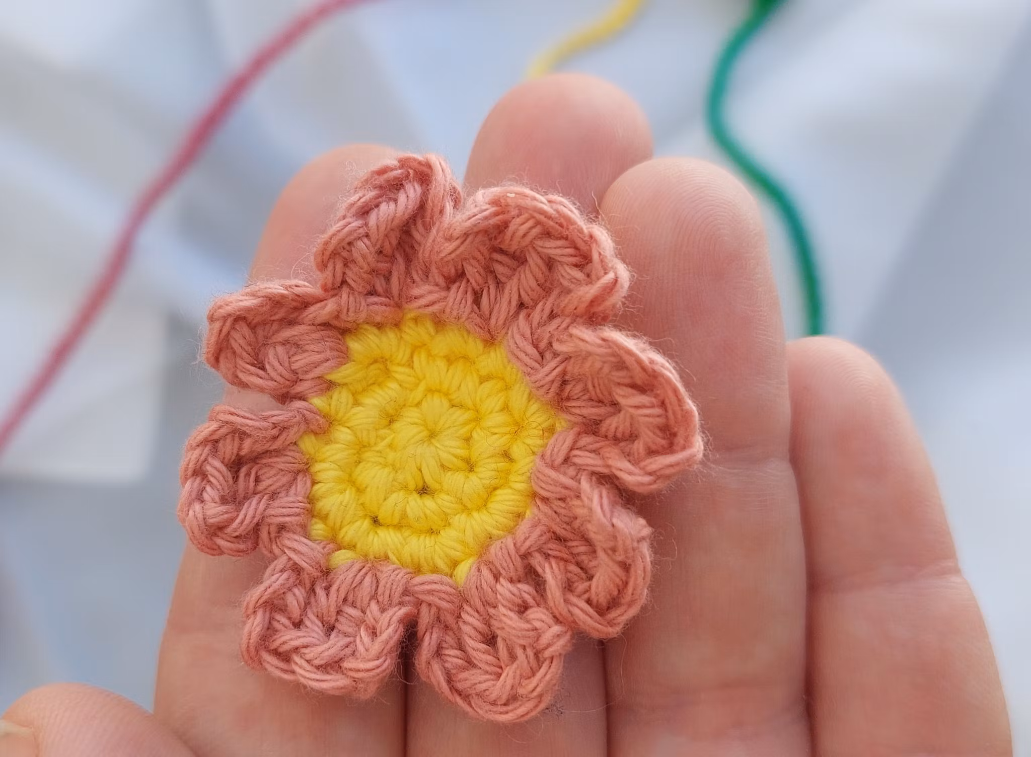 Virkat bokmärke Blommor