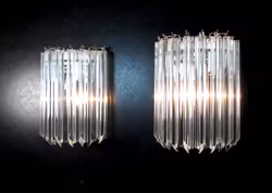 Ett par Murano vägglampor med varje 9st prismor