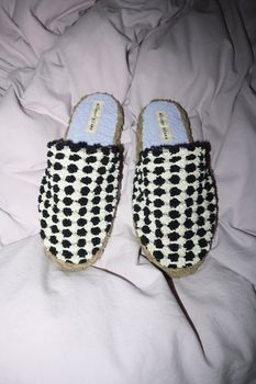 INDOOR SLIPPERS size 40-41