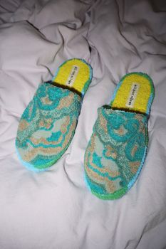 INDOOR SLIPPERS size 39-40