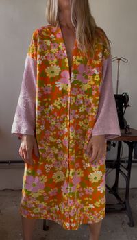 Bathrobe with buttons