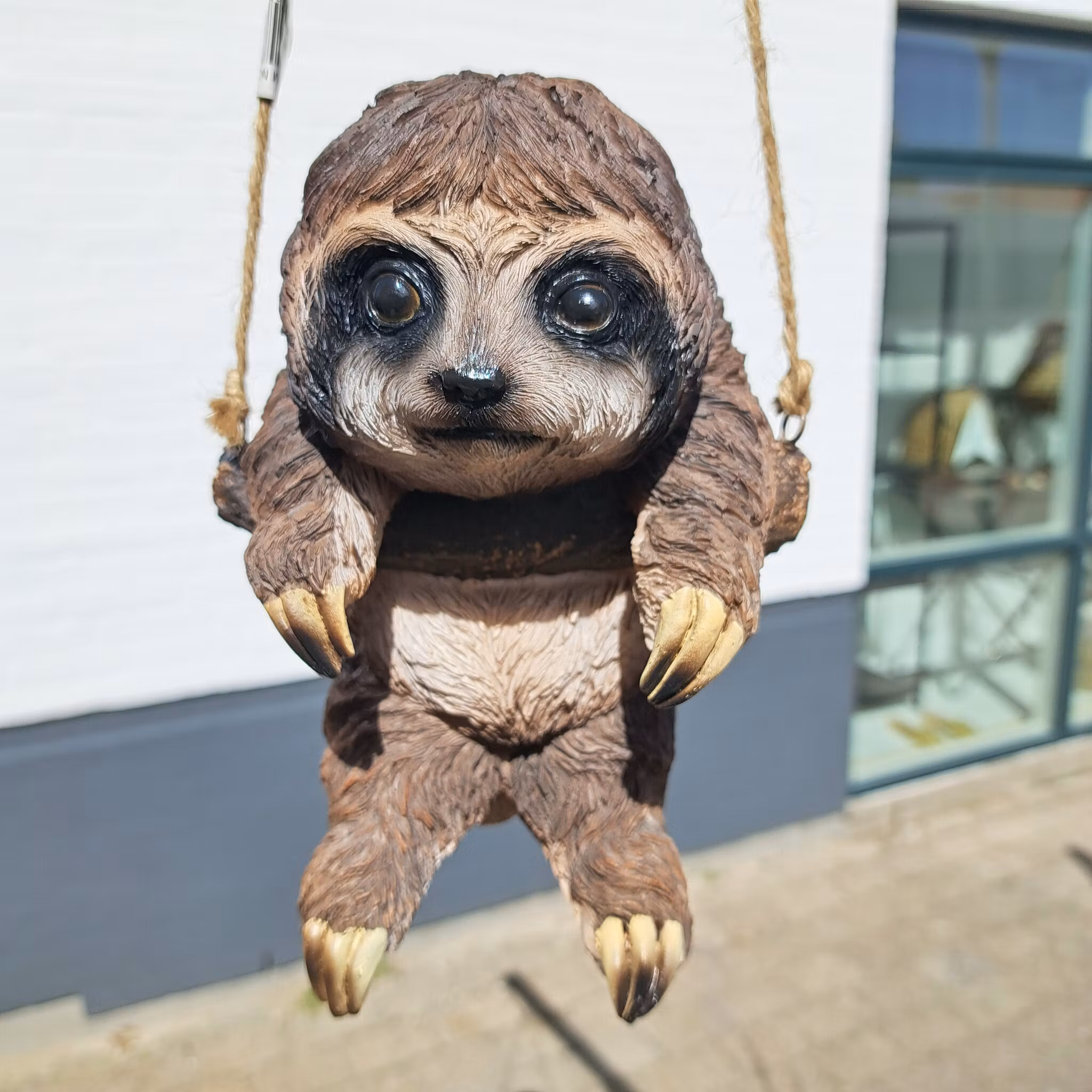 Dovendyr hængende