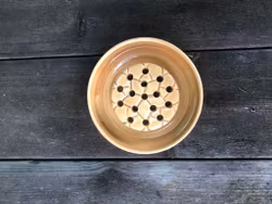 Blomhållare med fat