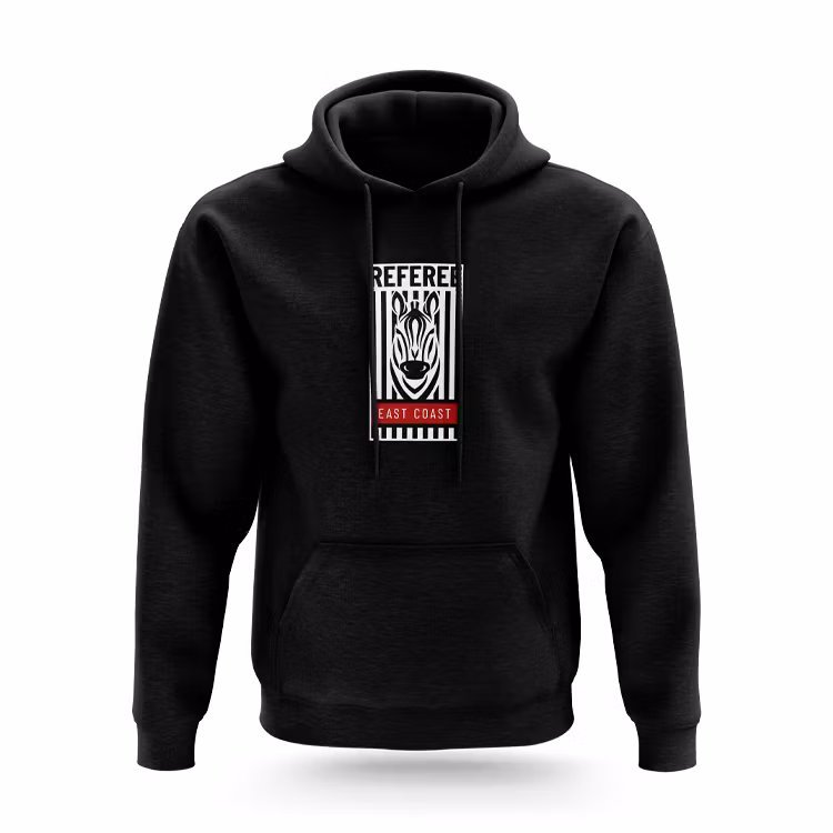 Svart hoodie, Domare Östra