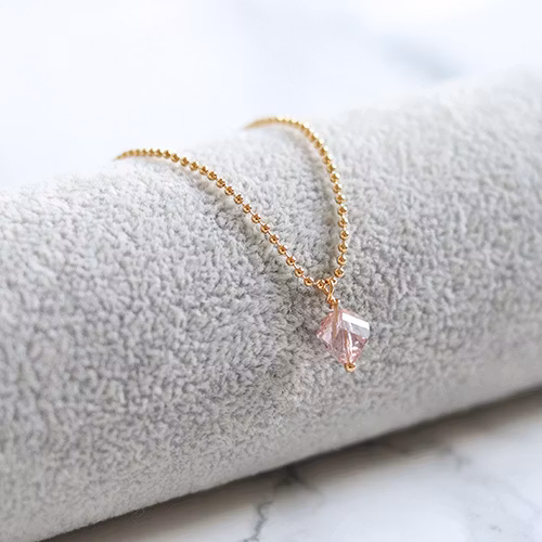 Tunt Halsband Med Rosa Kristall - Kärleken M