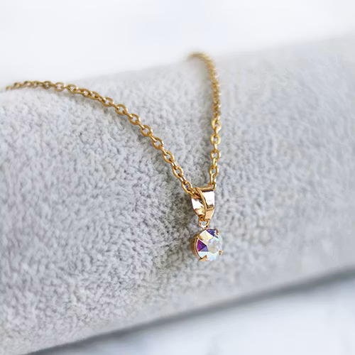 Halsband Med Kristall Berlock - Början P