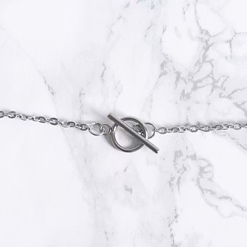Halsband Med Tofs Av Kedjor - Cirkeln A
