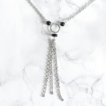 Halsband Med Tofs Av Kedjor - Cirkeln A