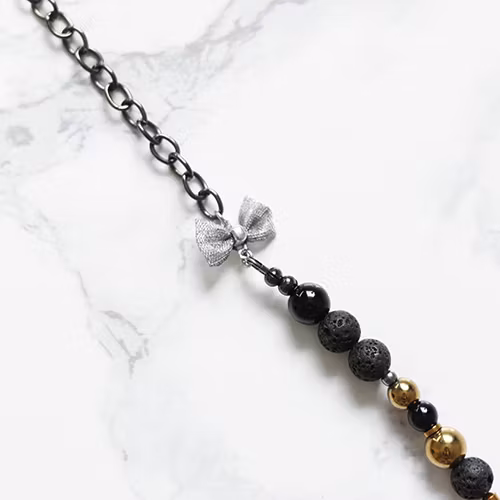 Långt Halsband Med Stenpärlor - Biet B