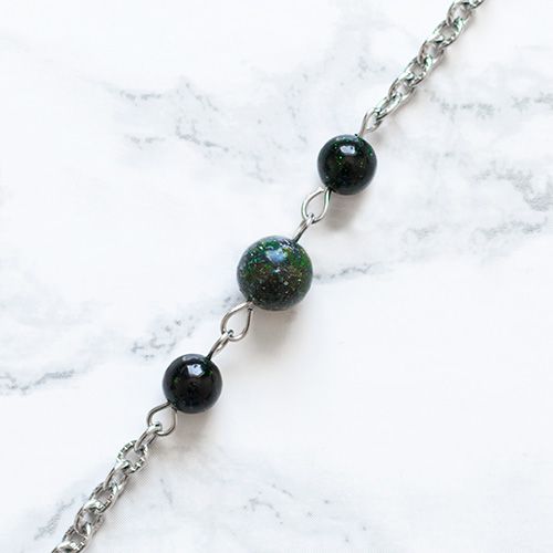 Långt Halsband Med Grön Tofs - Granen E