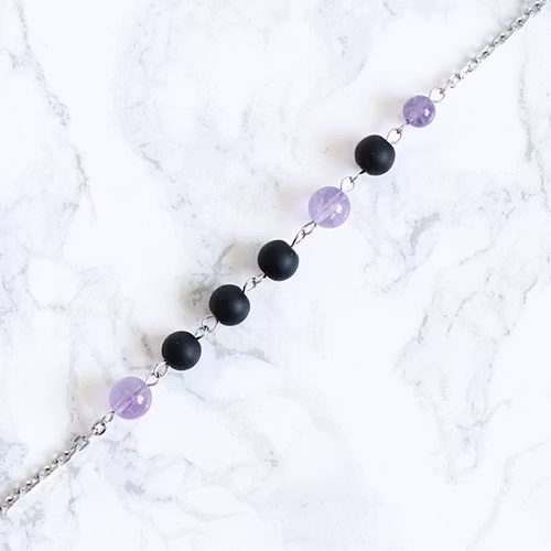 Halsband Med Lila Tofs Och Pärlor - Sagan P