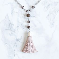 Långt Halsband Med Beige Tofs - Stillheten R