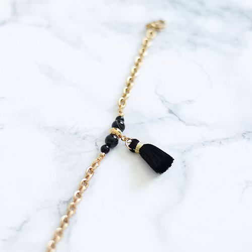 Enkelt Armband Med Svart Tofs - Mysteriet M
